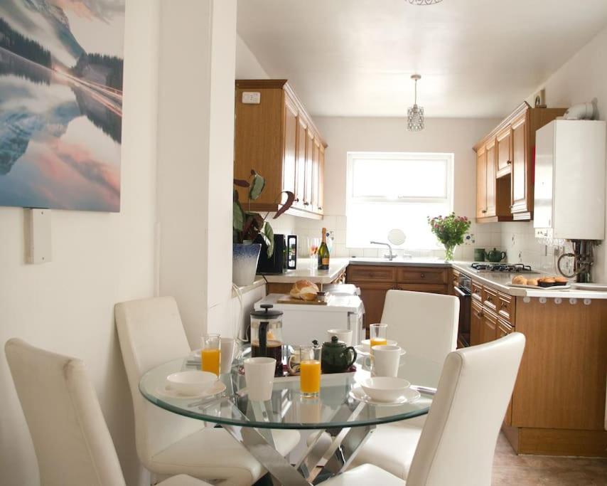 City Centre 4 Bedroom House Winchester Exterior foto