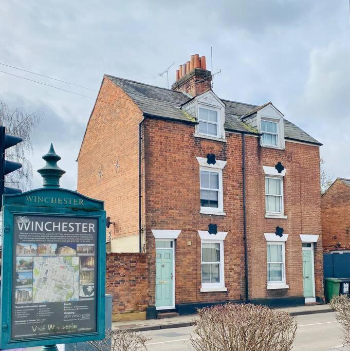 City Centre 4 Bedroom House Winchester Exterior foto